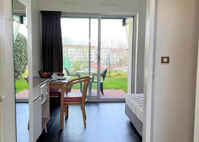 Avec Terrasse Et Parking, Animaux Acceptes - Fr-1-495-100 캄보레방