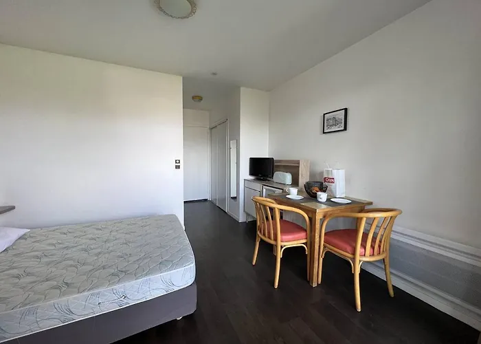 아파트 Avec Terrasse Et Parking, Animaux Acceptes - Fr-1-495-100 캄보레방